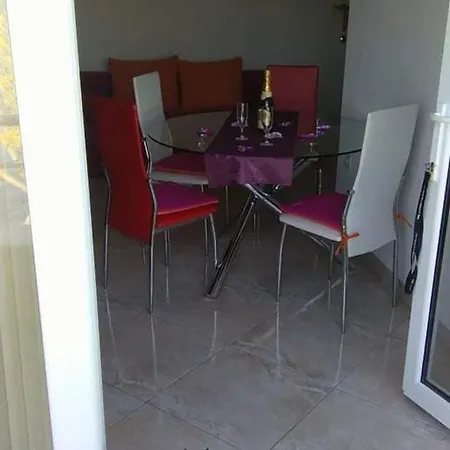Marin I Vinka Apartamento Trogir